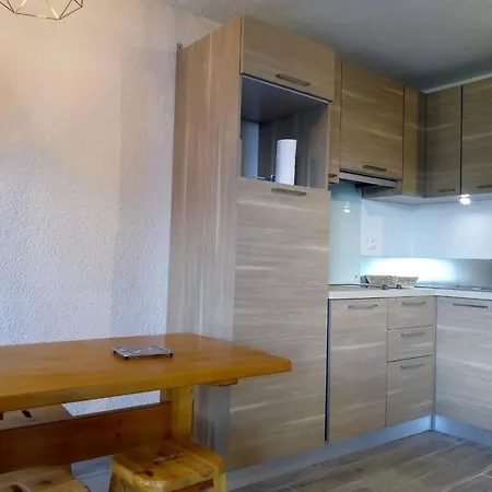 Cosy Avec Acces Pistes Et Commerces, Balcon, Parking, Animaux Ok! - Fr-1-355-24 Daire Les Allues